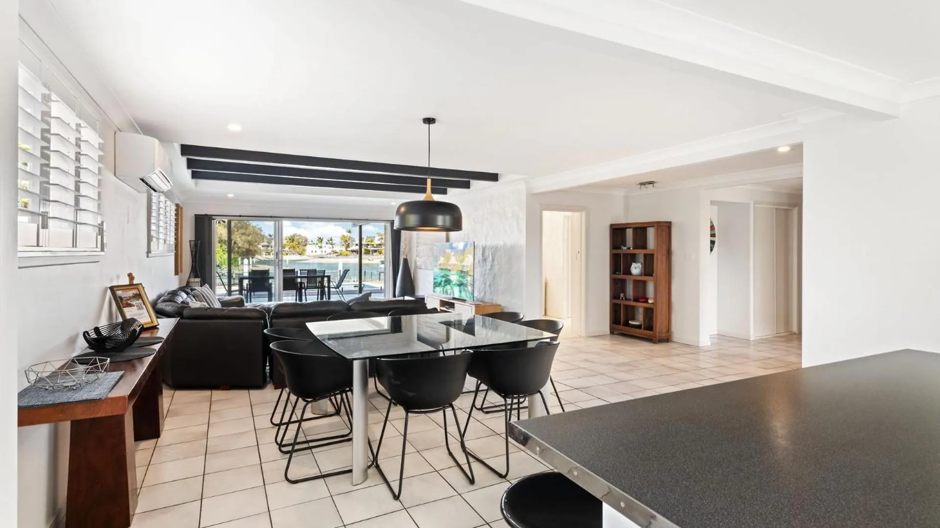 4 Bedroom Home On Canal Mooloolaba Australia
